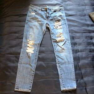 AMERICAN EAGLE RIPPED HIGH WAISTED SKINNY JEANS